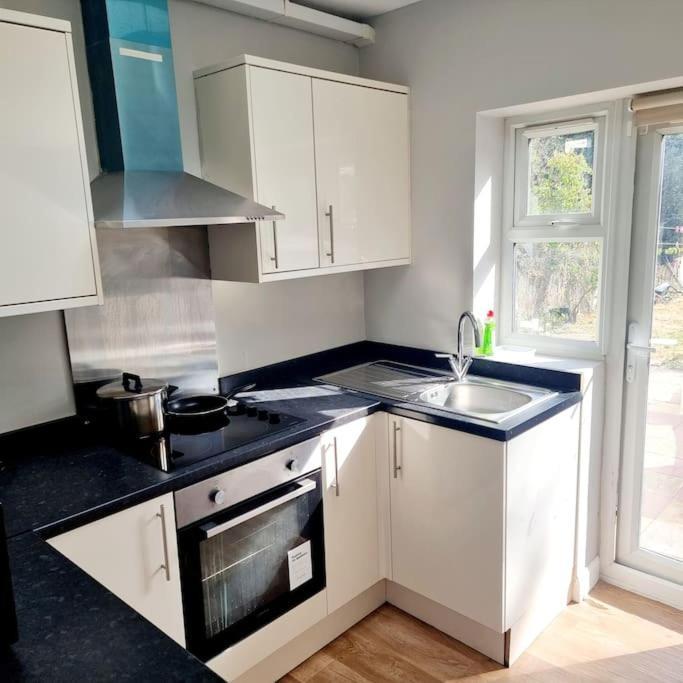 Stylish Apartment, Self Check-In, Ideal 4 Contractors, 25Mins To Gatwick Airport Thornton Heath Exterior foto